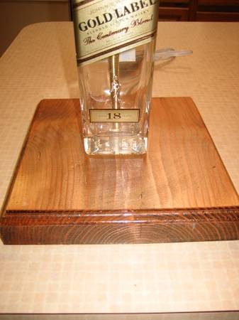 Johnnie Walker Gold Label Lamp Hand Crafted wooden base 1