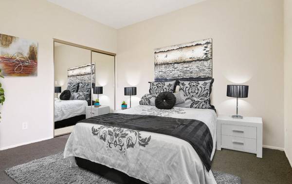 $2,314 / 451ft2 - Wood Style Floors, Stainless Appliances, Dishwashers, Tour Today (Underground Parking Garage)63701148350081121