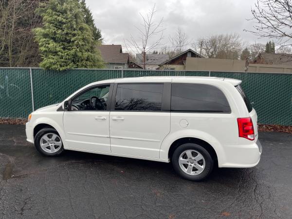 2013 Dodge Grand Caravan SXT - $4,500 (Philomath)63470782757633121