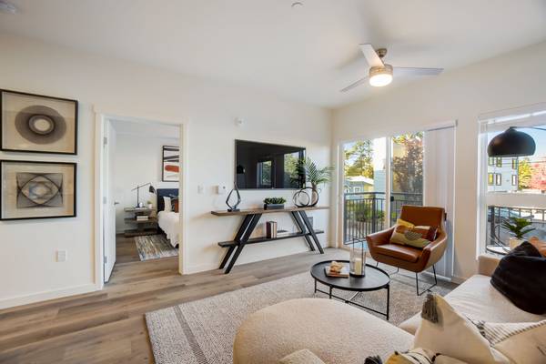 $1,990 / 1br - 1B/1B, Easy Access to SeaTac Airport, Skydeck & Gas Grills (Downtown Burien)63659664188547123