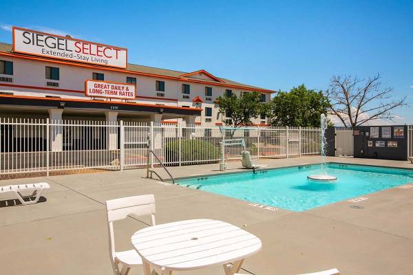 Fully Furnished, Seasonal Pool, Free Premium Cable TV 1