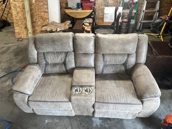 Electric loveseat, dual recliners 1
