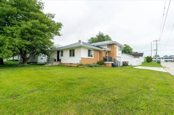 $1900.00 / 4br - 2000ft2 - 310 W Prairie Street - Heyworth IL63700527835651120