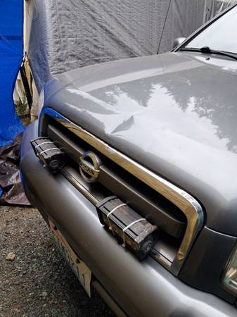 Lifted 4x4 NISSAN PATHFINDER 2004 make offer. - $1,200 (Marysville)63473399949955122