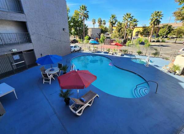 $399 / 1br - WEEKLY & MONTHLY RATES || Sacramento, Easy Communte, Inclusive Rate (Natomas & Smf Airport)64043836967938124