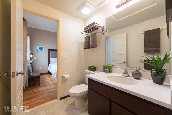 $1,750 / 1br - 490ft2 - Plank Flooring, Lounge, Reserved Off-Street Parking (addl charge) (Kapolei)63686673309825123
