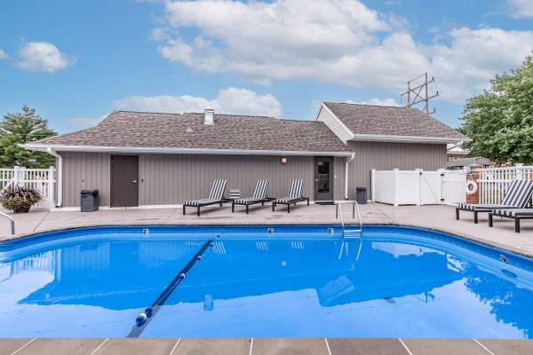 In Springfield, Balcony or Patio, 2/bd 1