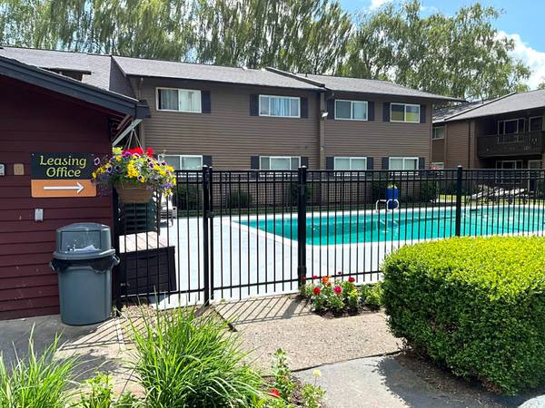 $1,689 / 2br - 1000ft2 - ESPACIOSO, TRANQUILO, DEPARTAMENTO DE 2 HABITACIONES CERCA DE MAX, BUS MALL (Gresham - Central City)63831466616705123