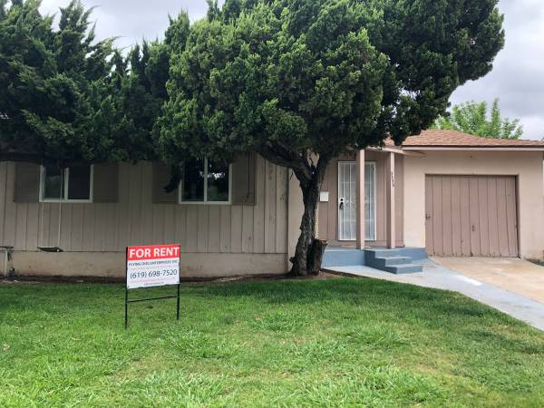 $3,390 / 3br - $1000 REBATE! Just in Time For Summer: House with pool & yard  (3536)63701723518851120