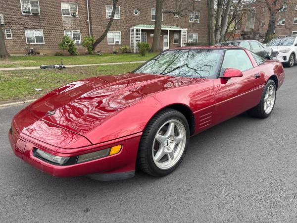 1992 CHEVROLET CORVETTE LT1 300HP - $9,995 (Flushing)63654712591619122