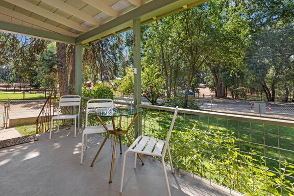$2,200 / 3br - 1500ft2 - Fully Furnished Downtown Murphys Rental (Murphys)63952109697794122