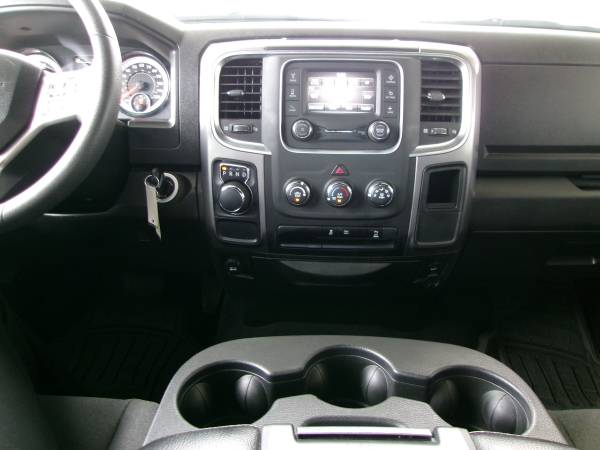 2024 RAM 1500 Classic Warlock RWD 4D Crew Cab 1 Owner Stk#p3335 - $33,655 (Morehead City)63470885784065124
