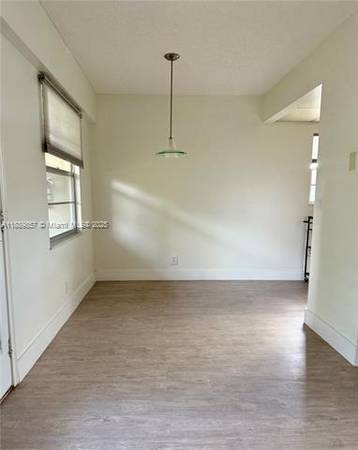 $1,950 / 2br - 954ft2 - Beautiful remodeled 2 bedroom / 1.5 bath condo (Pembroke Pines)64051005014017123
