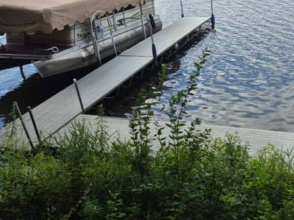 Hewitt AA Roll in 48ft straight dock 1