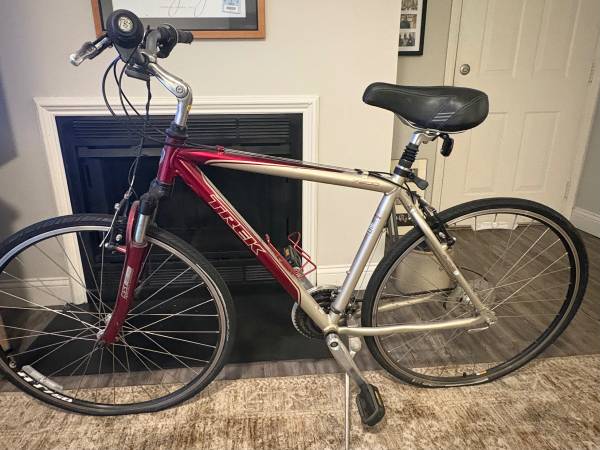 Men’s Trek road bicycle / Chesterfield, MO 1