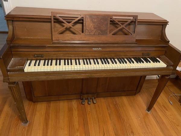 Free Baldwin Upright Piano, pick up in Redwood City 1