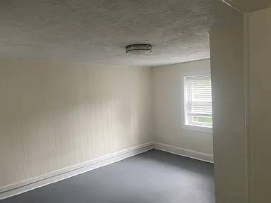 $1,699 / 3br - Freshly renovated 3 bedroom and 2 bath farmhouse on a farm setting. (Lovettsville)63851968321155120