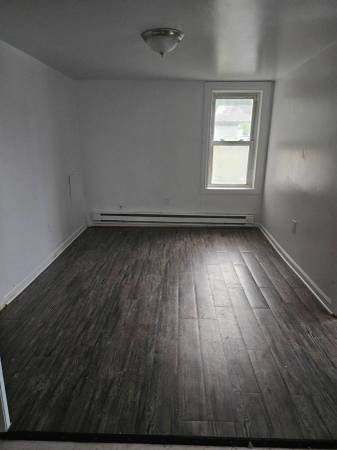 $1,150 SPACIOUS 1  BEDROOM WITH EXTRA ROOM FOR STORAGE & 2 BEDROOM FOR  RENT (Norwich)64194824760449120