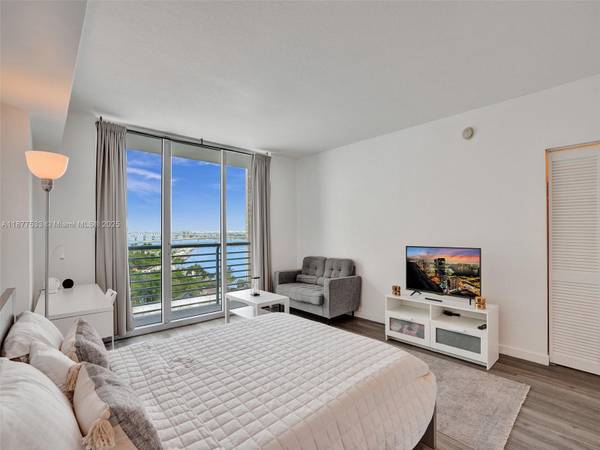 $3,000 / 507ft2 - Modern Furnished Studio with Waterfront Views at One Miami (Downtown Miami)64002013539969122