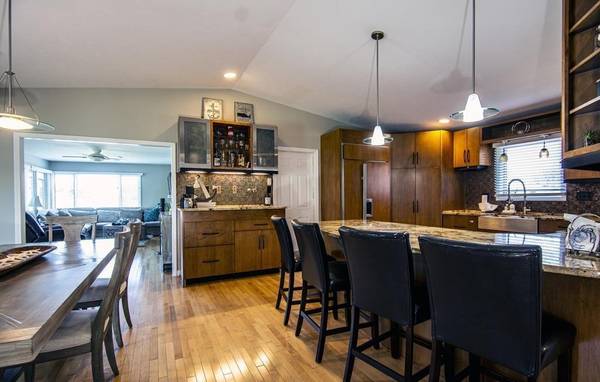 $700 / 1br - 1864ft2 - The only home on the lake with a boat house! (Elkhart)63935710884738124