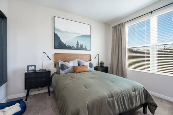 $4,201 / 1br - 791ft2 - Private Patio or Balcony, Walk-In Showers, 1bd (burlingame)64030485901315123