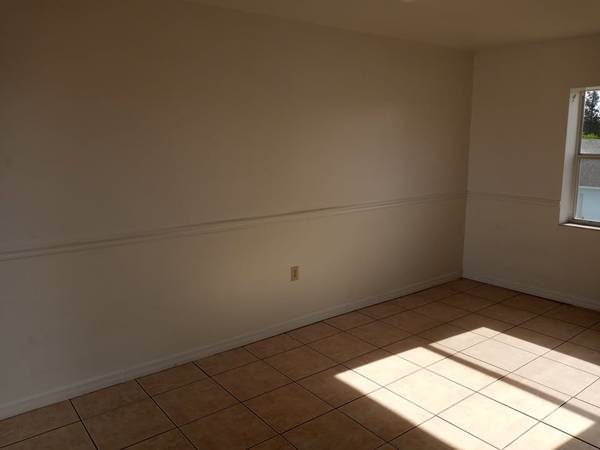 $625 / 200ft2 - Office Space Retail Space (Fort Pierce)63799734294145123