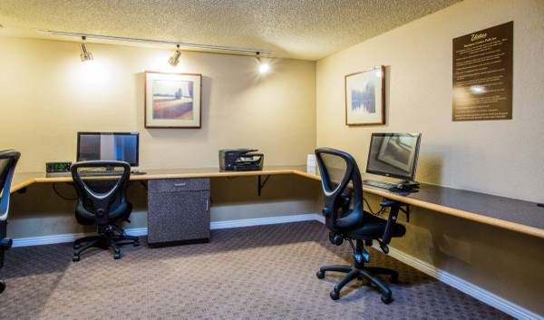 $1,074 / 2br - 771ft2 - EE098 Riverside / $700 off Move-in Special / 2-Bed 1-Bath Lower unit (Laughlin)63618564460419124
