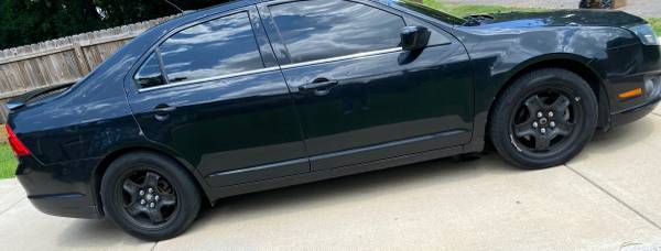 2011 ford fusion - $2,50063621419348481123