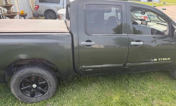 Nissan Titan Crew Cab SE 4 Door 4x4 2008 - $3,350 (Fairfax)63622557454211123