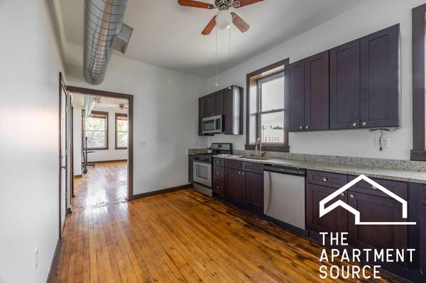 $2,245 / 3br - 1400ft2 - 1400 Sq foot Bridgeport 3 bed!!! (Chicago)63918294739203120