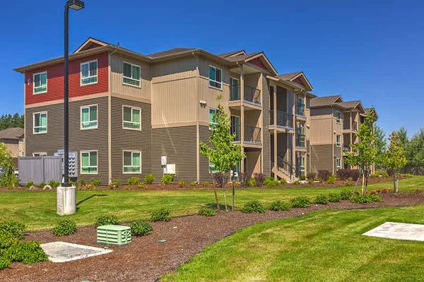 $1,550 / 2br - 2/bd 1/ba, Located in Puyallup, Balcony (14108 Meridian Ave E, Puyallup, WA)63814635665795124
