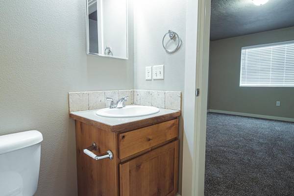 $1,835 / 2br - 880ft2 - Sophistication & Style in Boise - Your Dream Townhome (Boise)63981528977410123