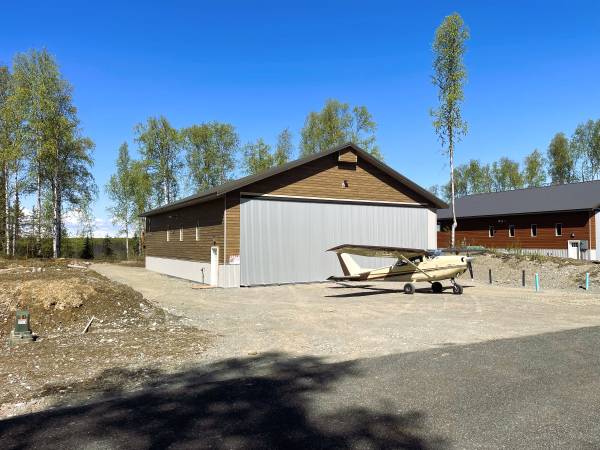 $875,000 / 2br - 4100ft2 - Skyland Airpark Hangar on Big Caswell Lake (Willow)64014171648385121