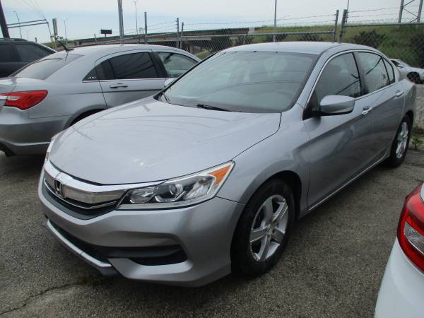 2017 Honda Accord LX - $2,300 (al este de la autopista 290)63439741568897121