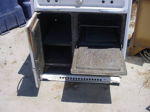vintage WEDGEWOOD gas range 36 inches long - $125 (HEMET)62944146280193122