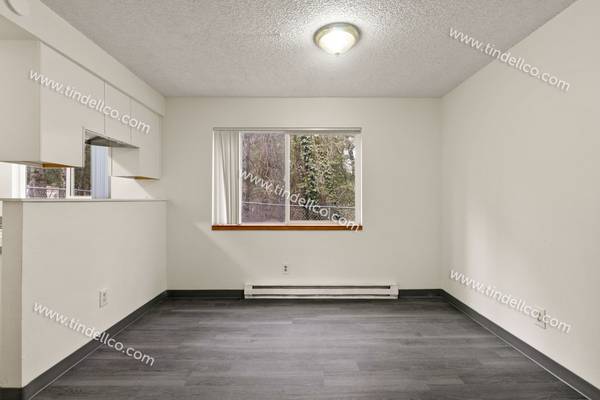 $1,295 / 2br - 768ft2 - ¡$500 de descuento en el segundo mes! Vivienda en planta baja con estacionamiento asignado (Portland)63841708853123124