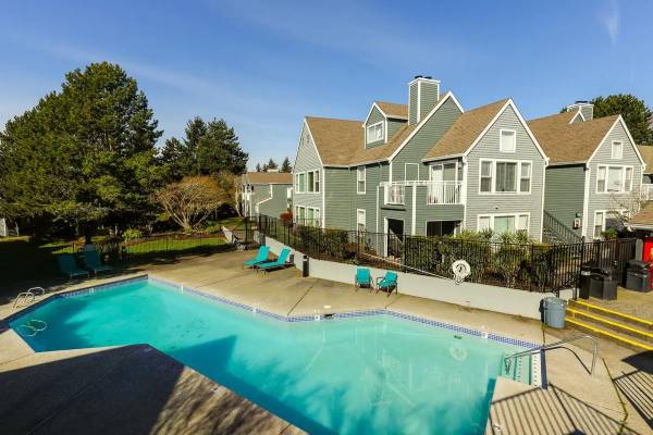 $1,789 / 2br - 1143ft2 - Cerca de I-205 y Hwy 14, Garaje, Lavavajillas (Entre Mountain View y Riveridge)63672529988737123