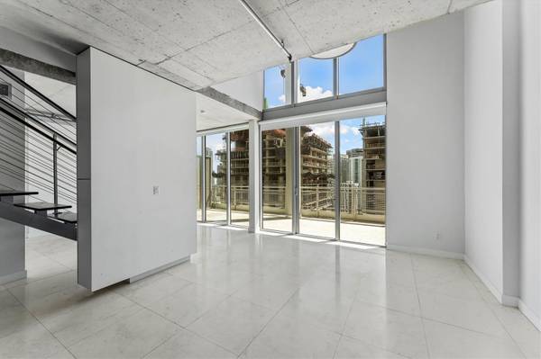 $4,400 / 2br - 1255ft2 - Two Story Loft Style on Miami River! (Neo Vertika- Brickell)64001847326723123