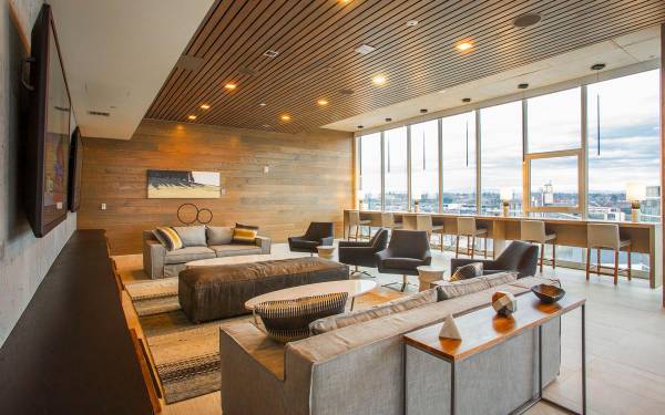 $2,225 / 1br - 933ft2 - Housekeeping Services, Modern Stainless & Slate Finish Appliances (Pearl/NW Portland/Downtown/Portland)63777407960451122