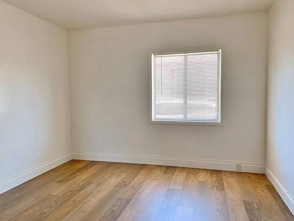 $2,010 / 3br - 1200ft2 - Charming 3-Bedroom Home with Spacious Backyard in Hollister (hollister)63857951912451121