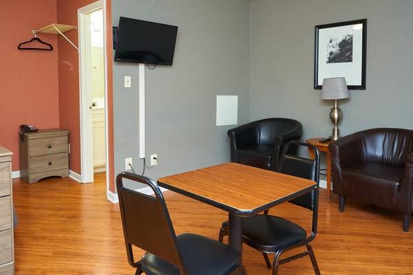 Siegel Rewards Program, Flat Screen TVs, WiFi access 1