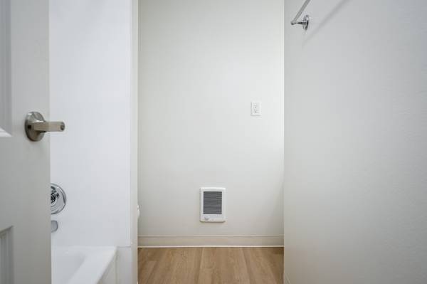 $1,750 / 2br - 1000ft2 - Fall Into $2625 In Total Savings! Special Offer For Our Remodeled 2B1B (Beaverton)64038884594562123