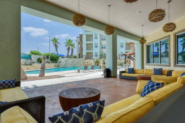 $1500.00 / 2br - 1220ft2 - The Valencia lofts- Luxury Townhome for Rent (1220 Sqft) $499 Move + 163681044819713124