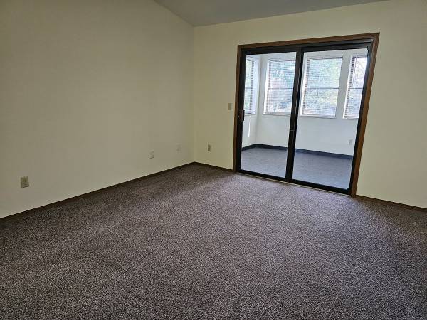 $994 / 2br - 966ft2 - Great Location, Close to Shopping! (Maumee)63836552626561124