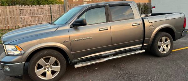 Ram Pick Up Truck: 2011 Ram Laramie Quad Cab 4x4. - $13,900 (Gurnee)63618724355587122