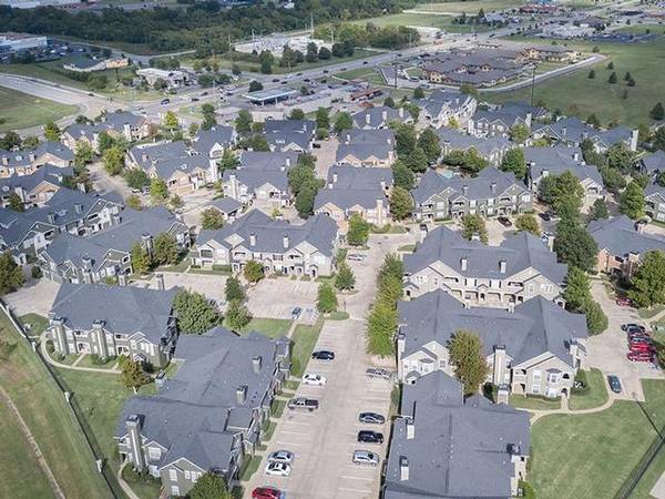 $1,069 / 1br - 690ft2 - Washer & Dryer, Fitness Center, Air Conditioning, Linen Closet63806193579265124