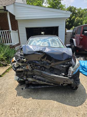 2008 Honda Accord siniestrado, se vende completo - $1,000 (Woodbridge)63616539227649122