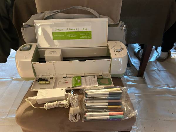 First generation Cricut Explore + extras! 1