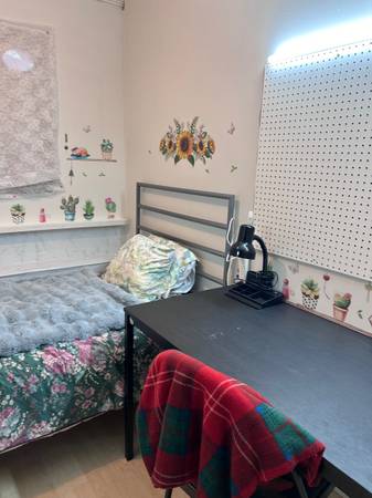 Cosy bedroom on 2nd floor 1