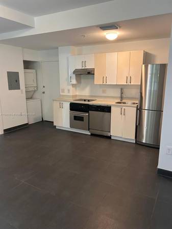 $2,700 / 2br - 649ft2 - 2/2 with Modern Conveniences right off Lincoln Road! (The Evelyn- South Beach)64001847283458120